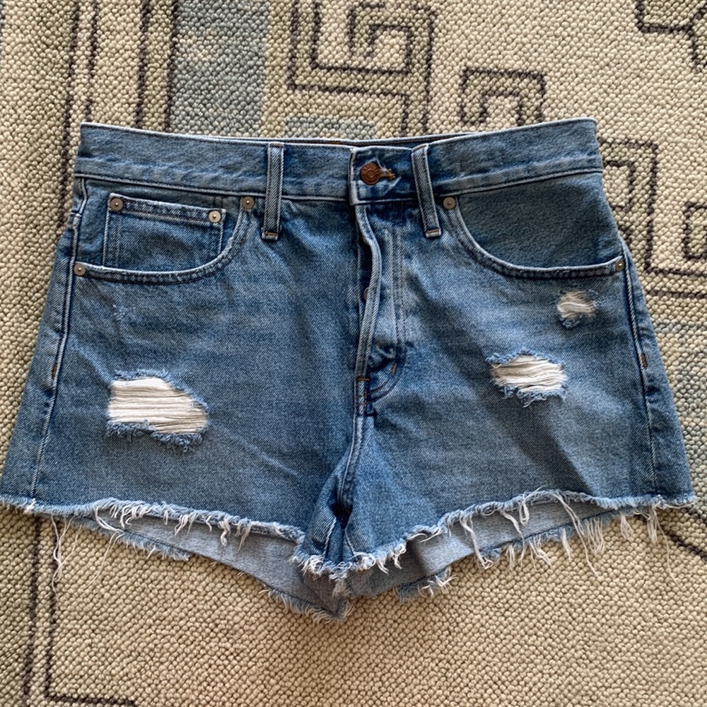 Madewell Relaxed Denim Shorts in Foxglen Wash